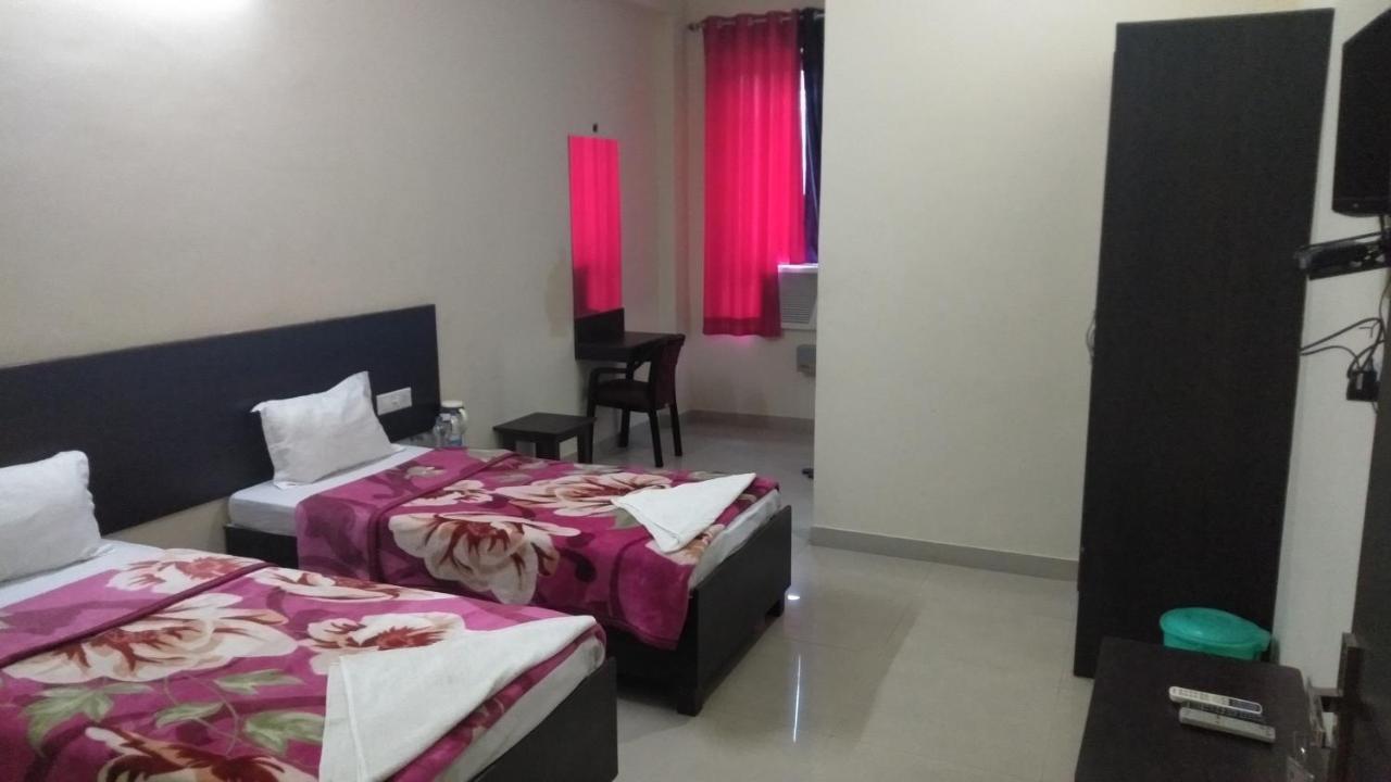 Kushinagar Hotel The Ideal المظهر الخارجي الصورة