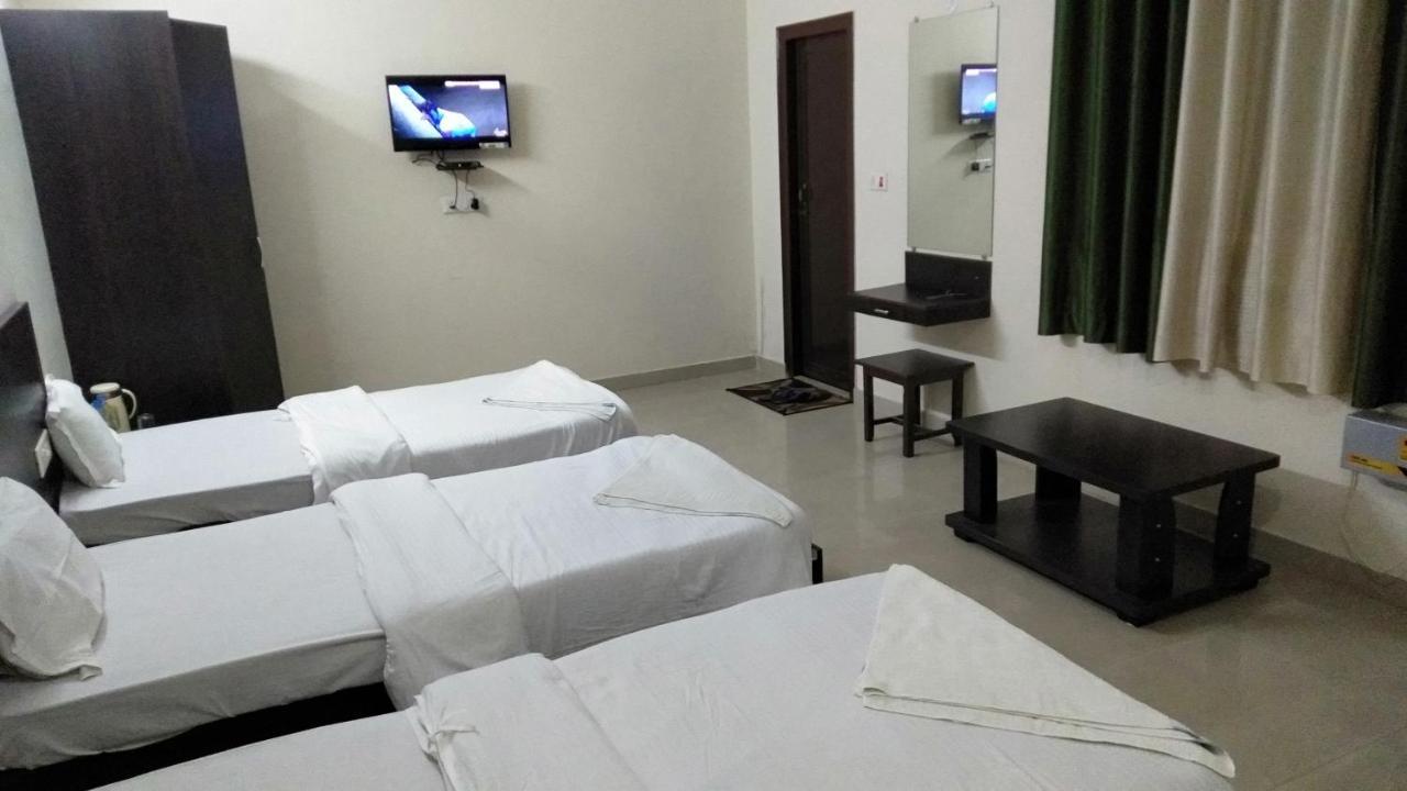 Kushinagar Hotel The Ideal المظهر الخارجي الصورة