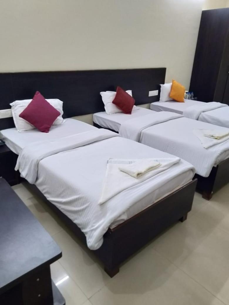 Kushinagar Hotel The Ideal المظهر الخارجي الصورة