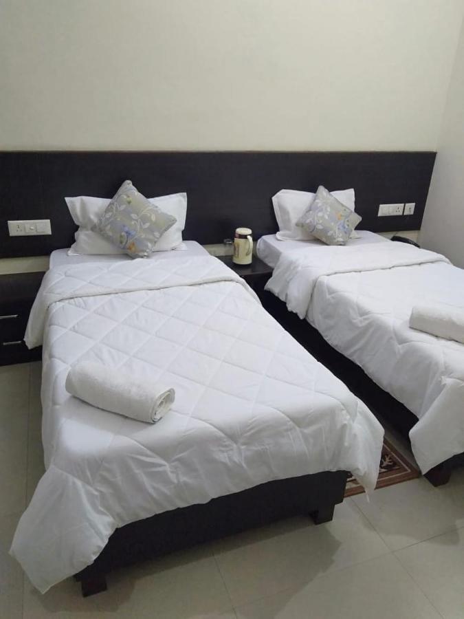 Kushinagar Hotel The Ideal المظهر الخارجي الصورة