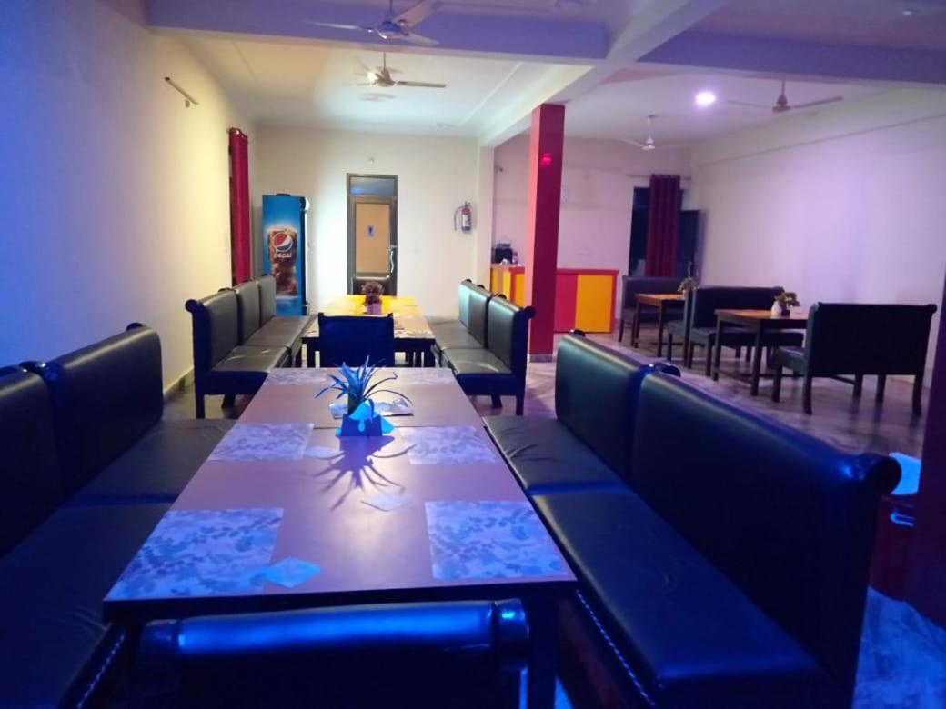 Kushinagar Hotel The Ideal المظهر الخارجي الصورة