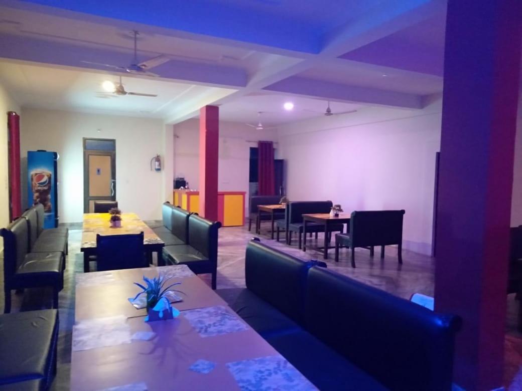 Kushinagar Hotel The Ideal المظهر الخارجي الصورة