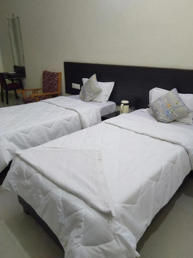 Kushinagar Hotel The Ideal المظهر الخارجي الصورة
