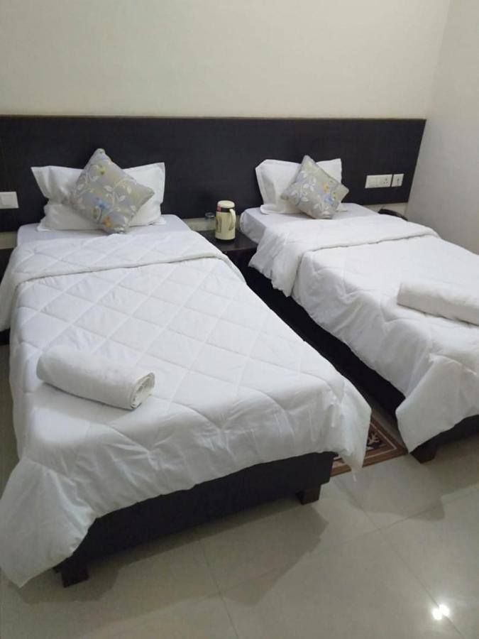 Kushinagar Hotel The Ideal المظهر الخارجي الصورة